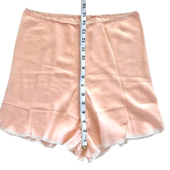 Vintage 1930’s/40’s Light Peach Lingerie Tap Pants - Picture 3 of 8